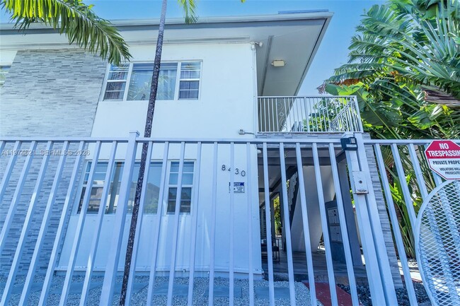 8430 Harding Ave in Miami Beach, FL - Building Photo - Building Photo