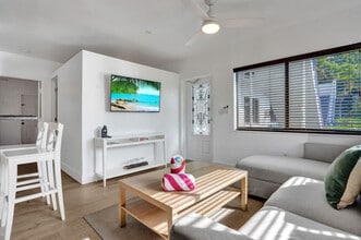 333 Walnut St in Hollywood, FL - Building Photo - Building Photo