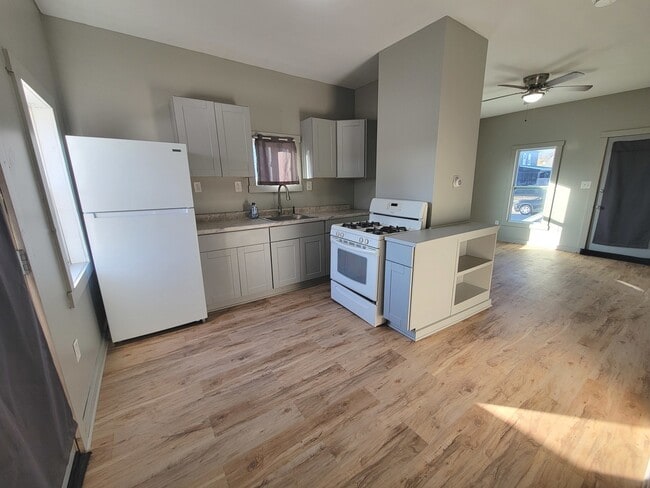 533 Deleon St in Ottawa, IL - Building Photo - Building Photo