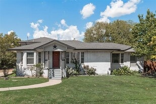 6209 Dewitt St in Sachse, TX - Building Photo