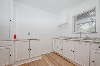 11006 Heatherwood Dr in Houston, TX - Building Photo - Building Photo