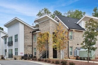 Tryon Flats – Modern Student Living Near NC State in Raleigh, NC - Building Photo - Building Photo