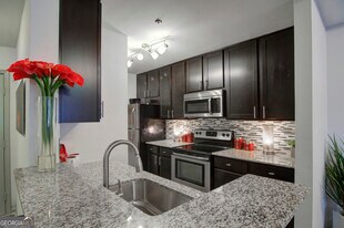 1970 Peachford Rd in Dunwoody, GA - Building Photo