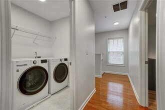 702 Surrey Park Pl SE in Smyrna, GA - Building Photo - Building Photo