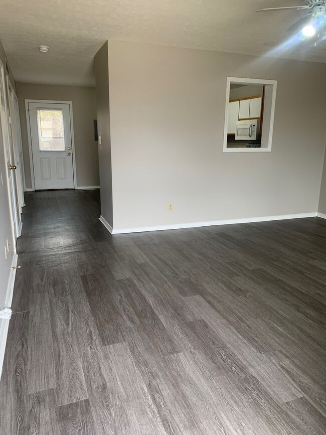 1383 W Allen St-Unit -B6 in Bloomington, IN - Building Photo - Building Photo