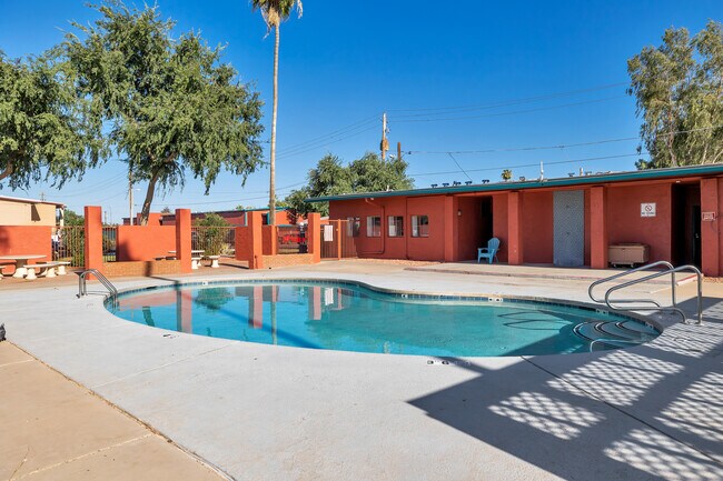 The Beverly I and II in Glendale, AZ - Building Photo - Building Photo