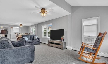 58 Farragut Ave, Unit Upper Unit - B in Seaside Park, NJ - Building Photo - Building Photo