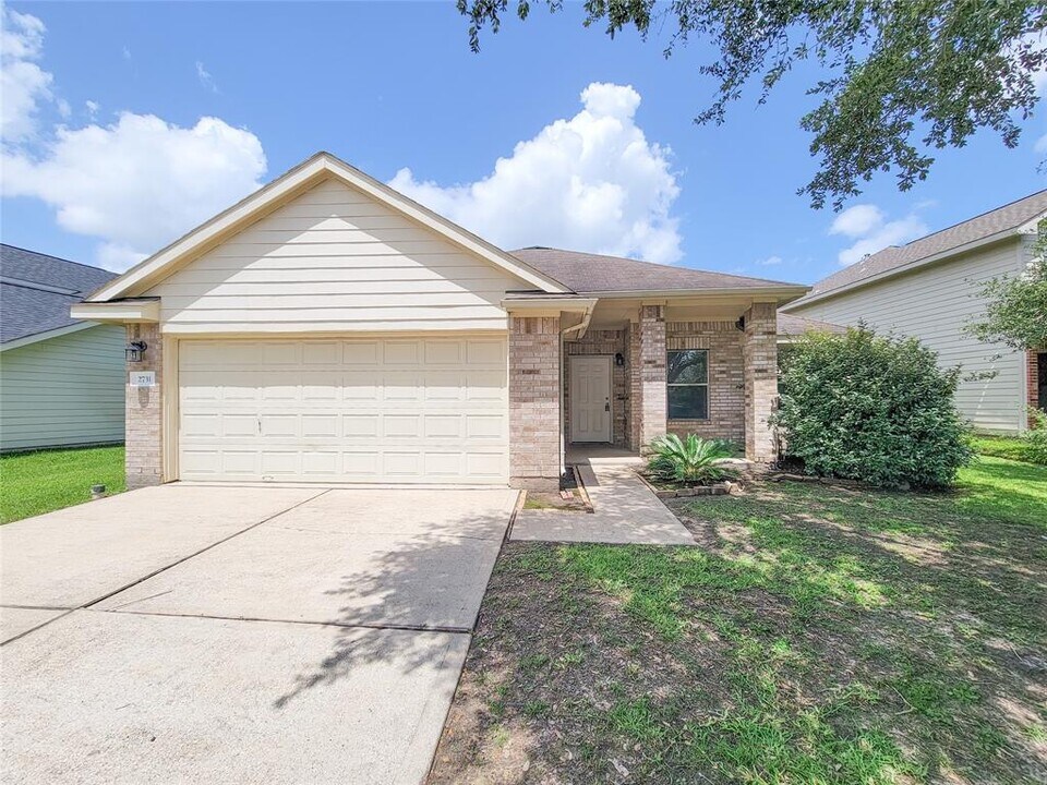 2731 Trinity Glen Ln in Houston, TX - Building Photo