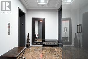 21 Balmuto St in Toronto, ON - Building Photo - Building Photo