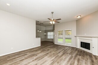 108 Chevy Chase Ln in Waxahachie, TX - Building Photo - Building Photo