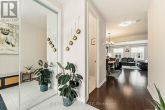 1006 Keeper Hts in Ottawa, ON - Building Photo - Building Photo