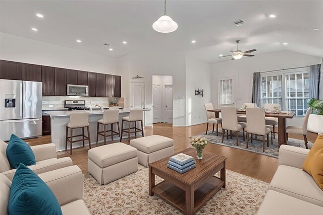 25403 Brentmoor Dr in Porter, TX - Building Photo - Building Photo