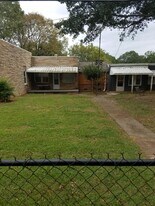 1713 Darwin Rd SE, Unit A in Smyrna, GA - Building Photo
