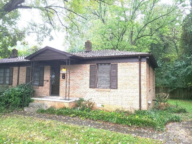 property at 2420 Shamrock Dr