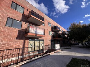 165-02 Sanford Ave in Queens, NY - Building Photo - Building Photo