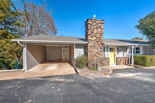 14798-14804 Dutchmans Dr in Rogers, AR - Building Photo