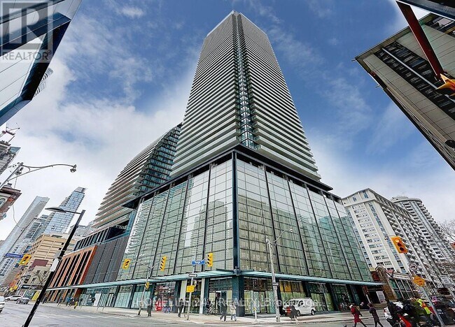property at 501-2501 Yonge St