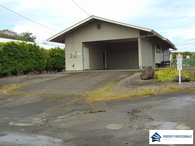 1115 Ainaola Dr in Hilo, HI - Building Photo - Building Photo