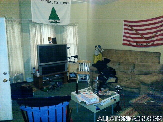 21 Highgate St in Boston, MA - Foto de edificio - Building Photo