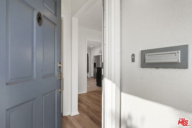 1019 Amherst Ave in Los Angeles, CA - Building Photo - Building Photo