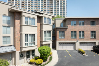 Palisades Pointe in Cliffside Park, NJ - Building Photo - Building Photo