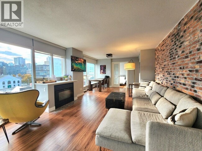 property at 183-1183 Keefer Pl