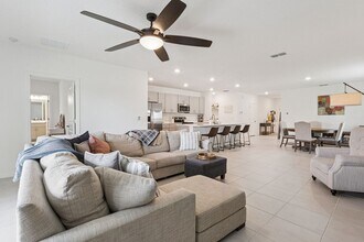 1099 Calico Pointe Cir in Groveland, FL - Building Photo - Building Photo