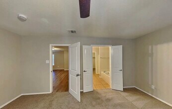 850 Smokey Oak Dr in Lancaster, TX - Building Photo - Building Photo