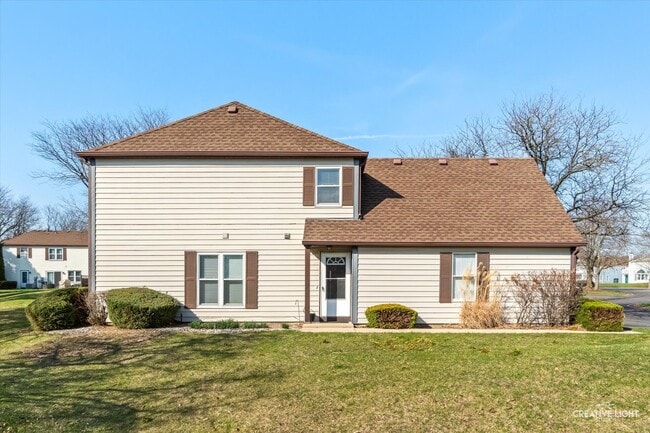 2611 Wingate Ct in Aurora, IL - Building Photo - Building Photo