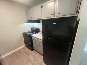 525 W 27th St S in Wichita, KS - Building Photo - Building Photo