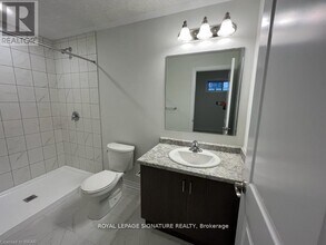 25-25 Isherwood Ave in Cambridge, ON - Building Photo - Building Photo