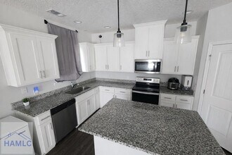 950 Meloney Dr in Hinesville, GA - Building Photo - Building Photo