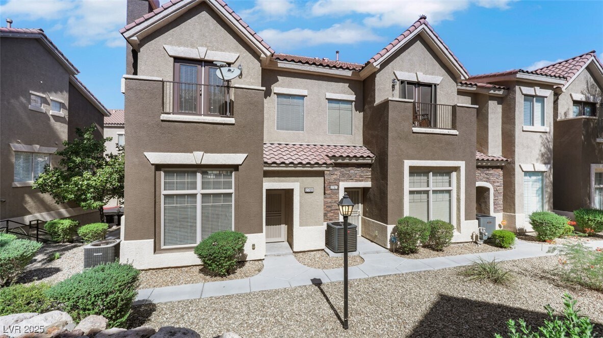 2769 Fountain Ridge Ln in Henderson, NV - Foto de edificio