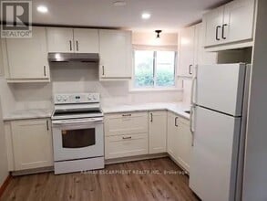 300 Knoll St in Port Colborne, ON - Building Photo - Building Photo