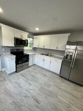 727 Essex Rd in Daytona Beach, FL - Building Photo - Building Photo