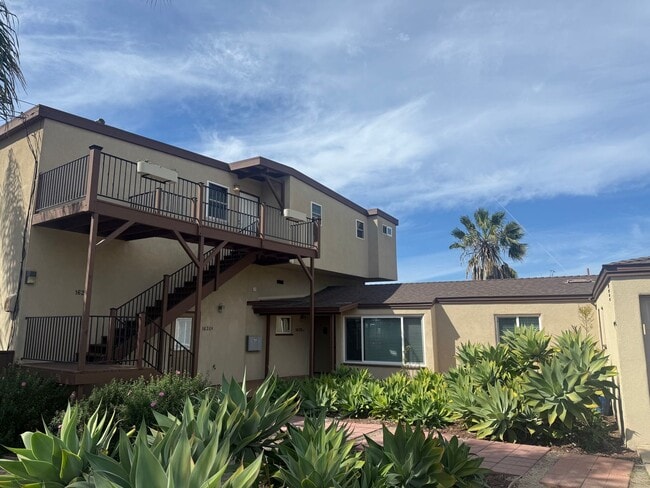 1626-1628 W Walnut Ave