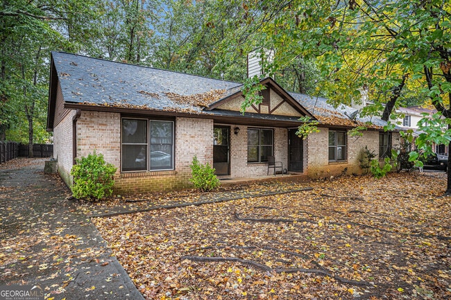 property at 2610 Golfview Terrace SE