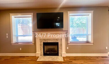 4237 Sussex St in West Linn, OR - Building Photo - Building Photo