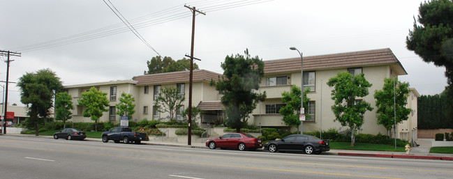 Garden Terrace in Northridge, CA - Foto de edificio - Building Photo