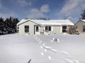 533 15th Ave in Silvis, IL - Building Photo