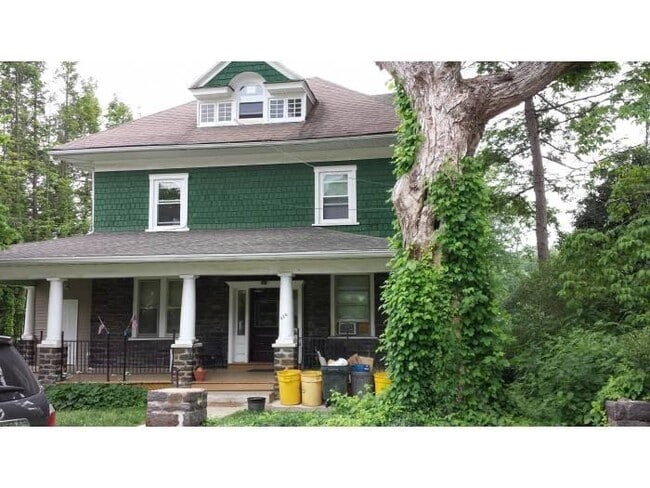 426 N Essex Ave, Unit 2nd Floor L