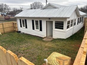 703 Gray Station Rd in Johnson City, TN - Building Photo - Building Photo