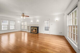 3223 Charleston St in Houston, TX - Building Photo