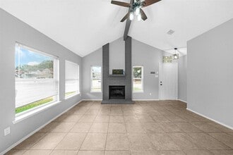 4925 Greenwood Dr in Rosenberg, TX - Building Photo - Building Photo