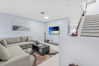 11471 SW 248th Ln in Princeton, FL - Foto de edificio - Building Photo