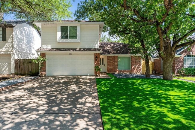 property at 1516 White Oak Loop