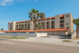 1305 S Atlantic Ave in Cocoa Beach, FL - Building Photo - Building Photo