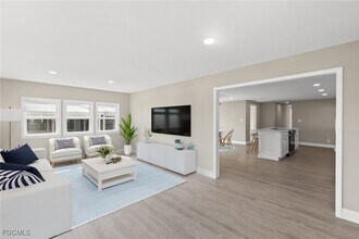 57 San Remo Cir in Naples, FL - Building Photo - Building Photo