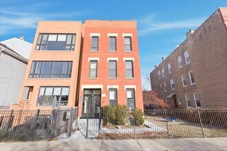 1324 W Ohio St in Chicago, IL - Building Photo - Building Photo