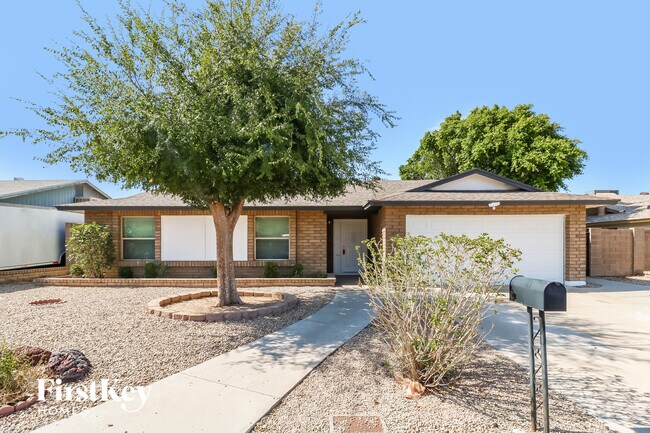 property at 3921 W Pershing Ave